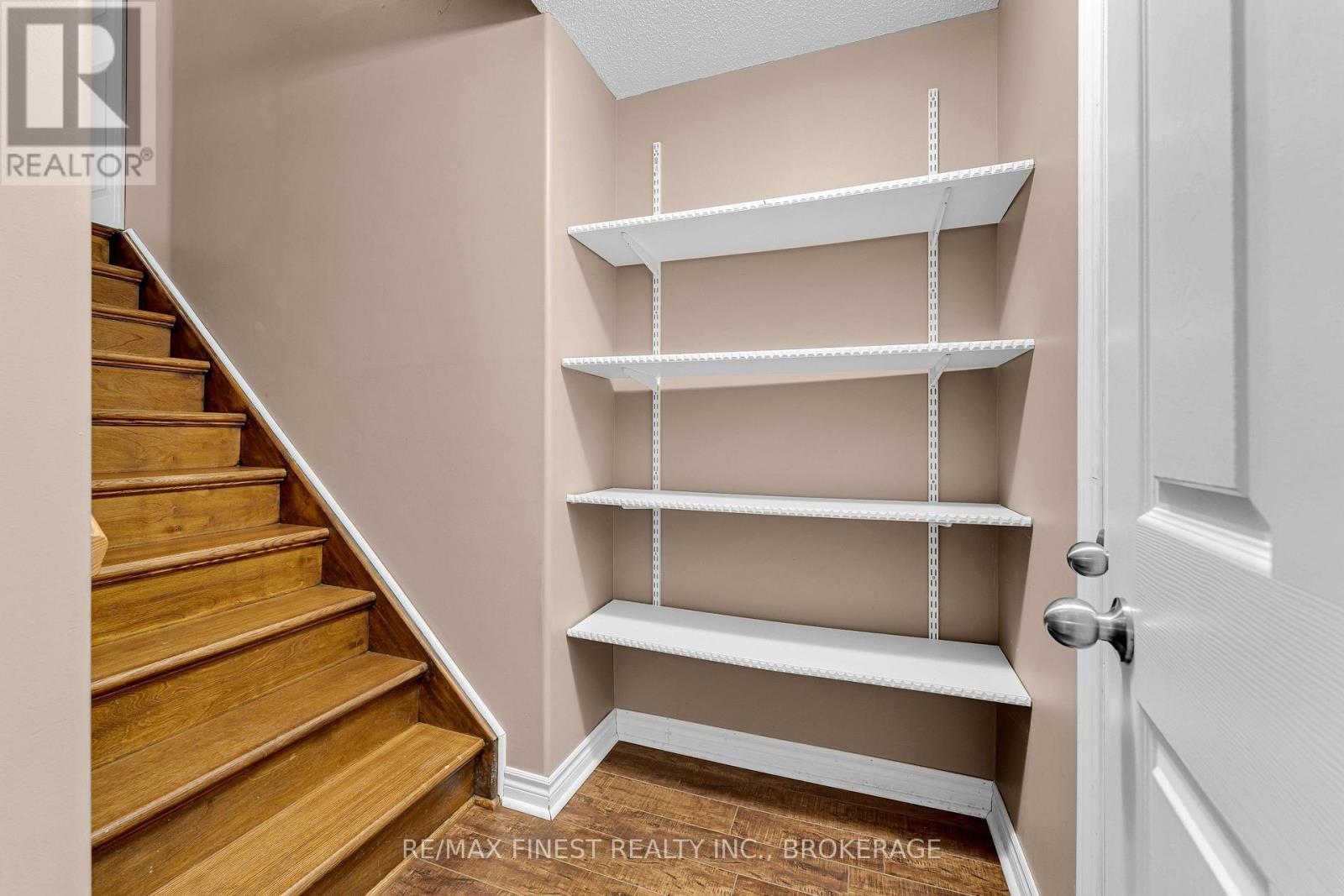 570 FREEMAN CRESCENT - 26