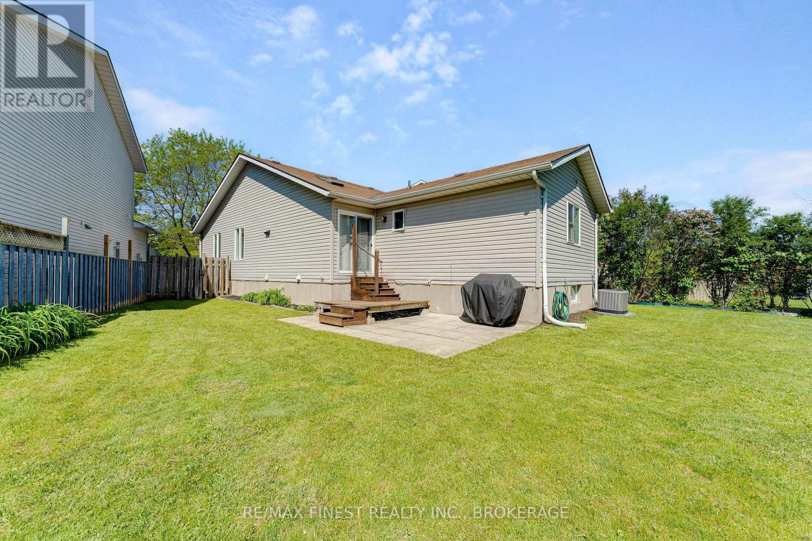 570 FREEMAN CRESCENT - 40