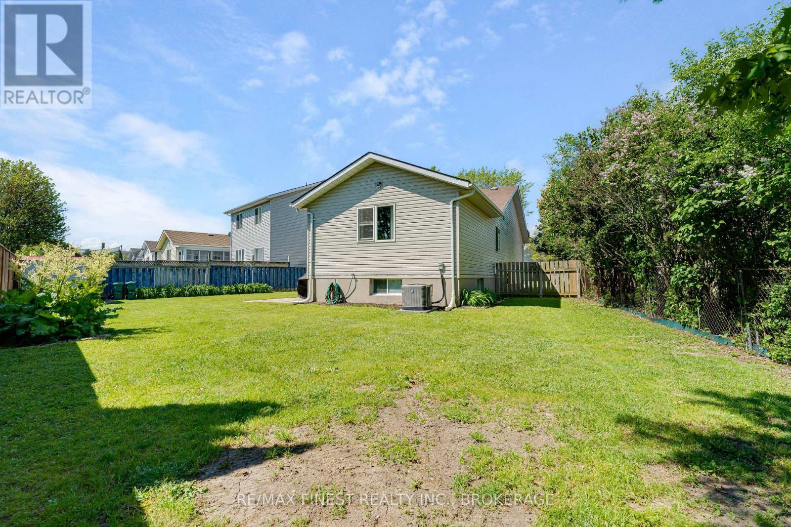 570 FREEMAN CRESCENT - 42