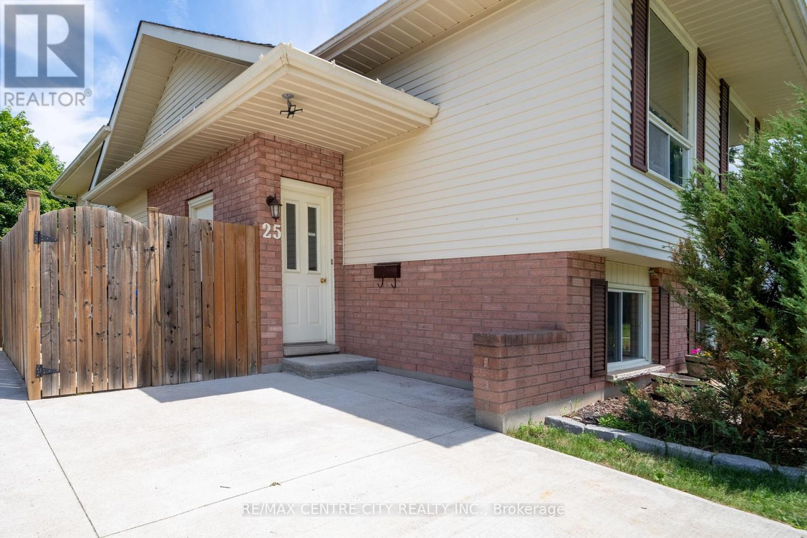 25 PEARSON AVENUE - 13