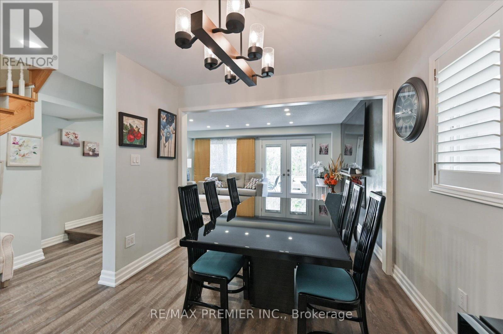 60 TUMBLEWEED COURT - 11