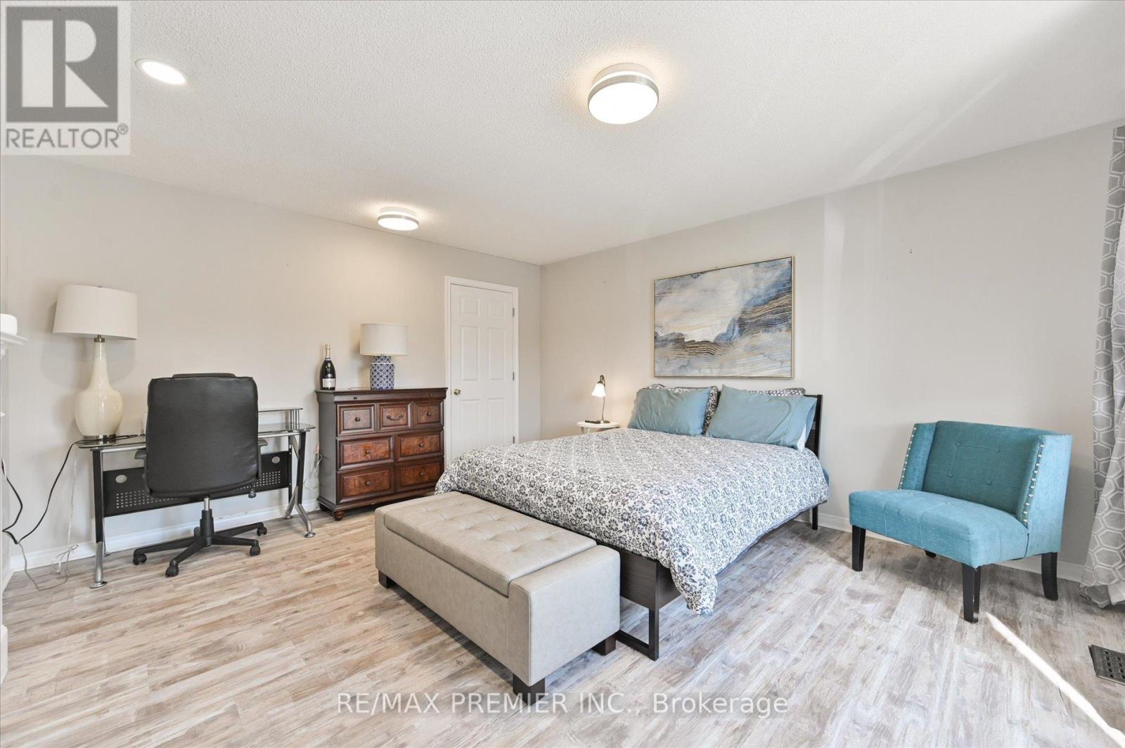 60 TUMBLEWEED COURT - 22