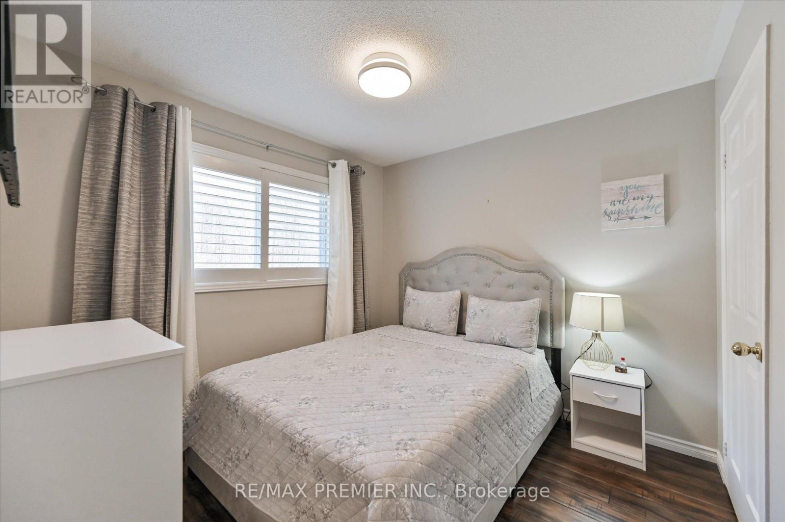 60 TUMBLEWEED COURT - 30