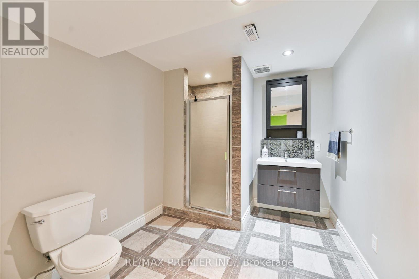 60 TUMBLEWEED COURT - 36