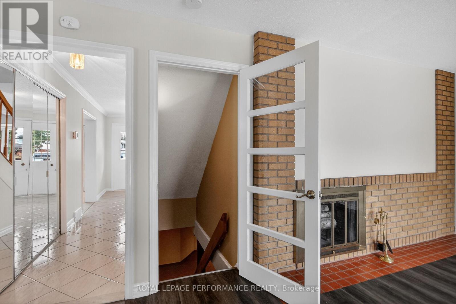 15 HALLOWELL COURT - 15