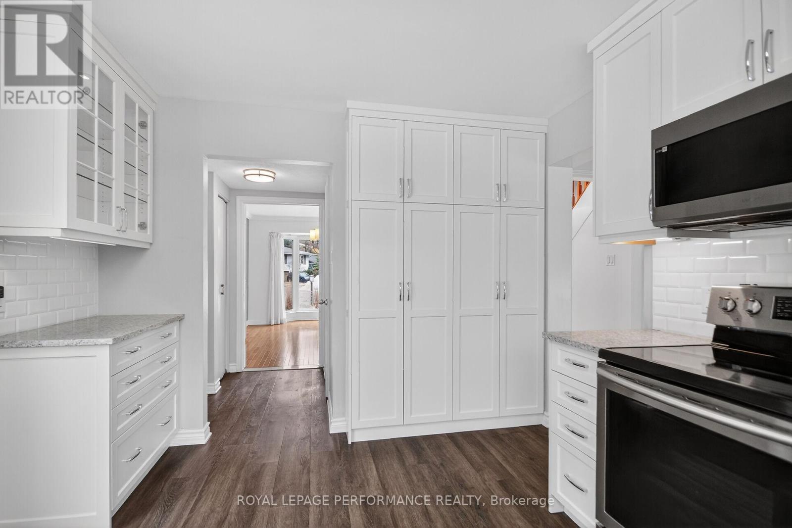 15 HALLOWELL COURT - 20