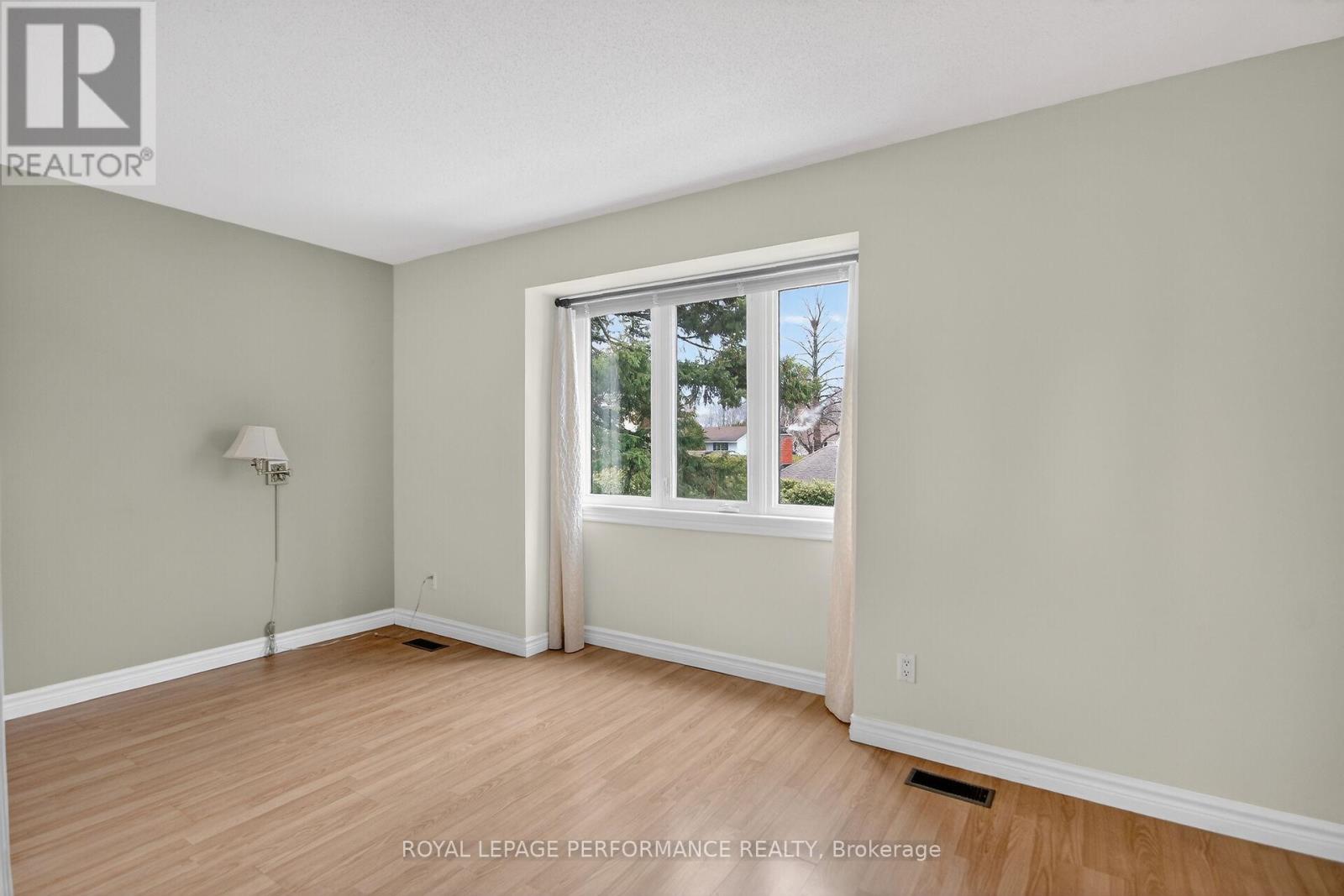15 HALLOWELL COURT - 25