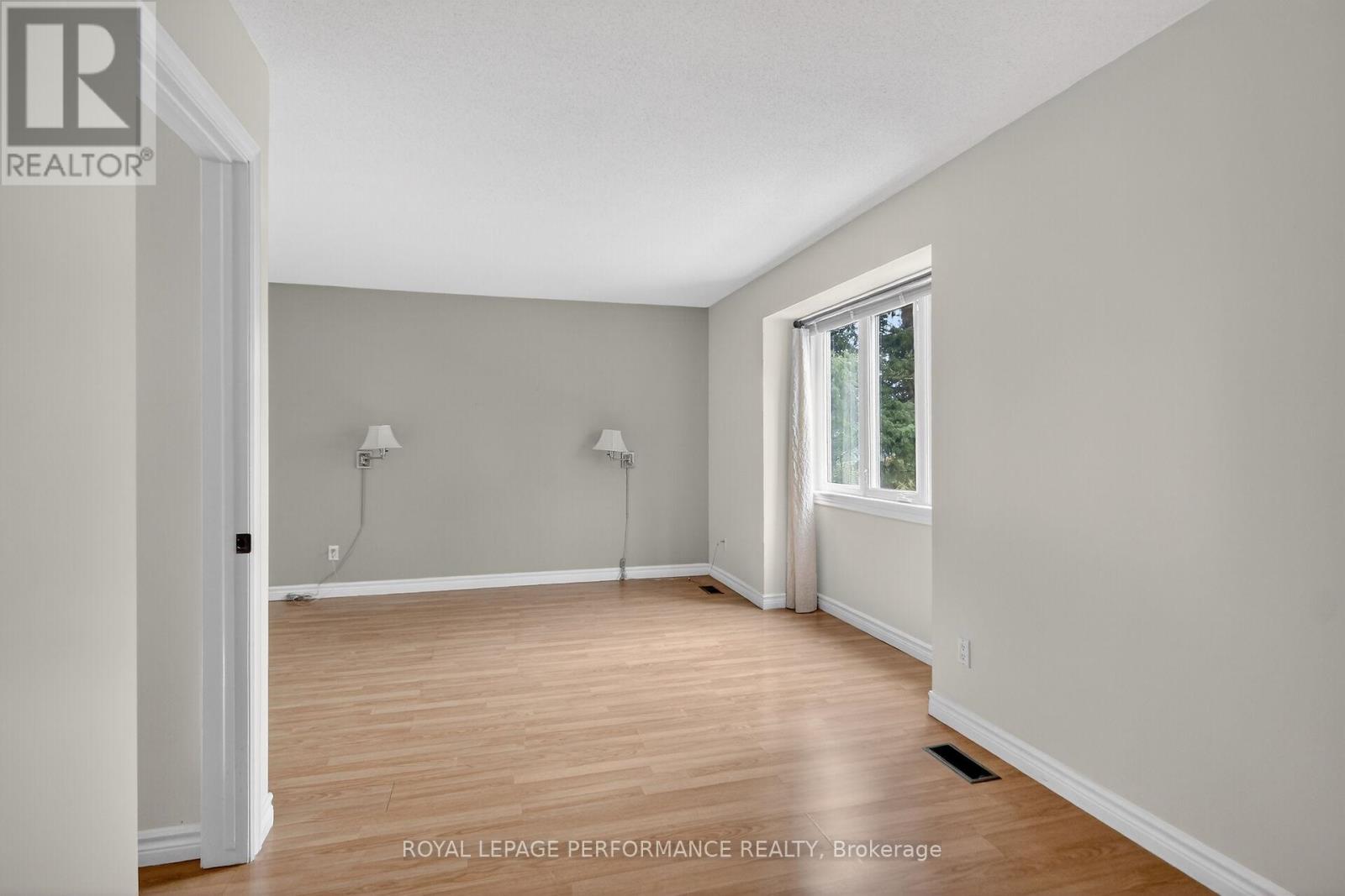 15 HALLOWELL COURT - 26