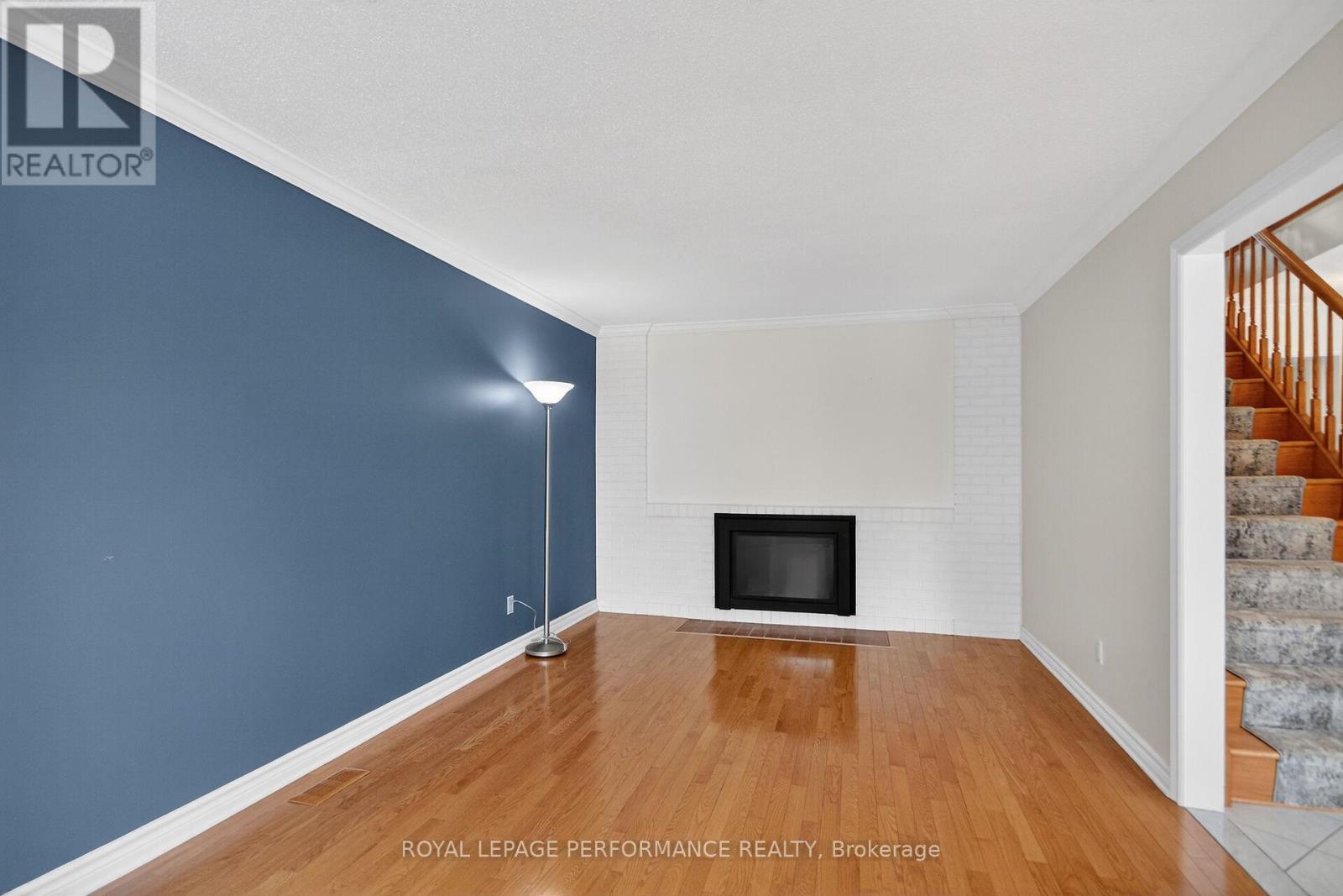 15 HALLOWELL COURT - 8
