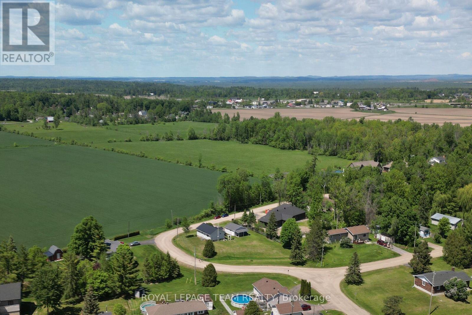 929 MUNRO DRIVE - 10