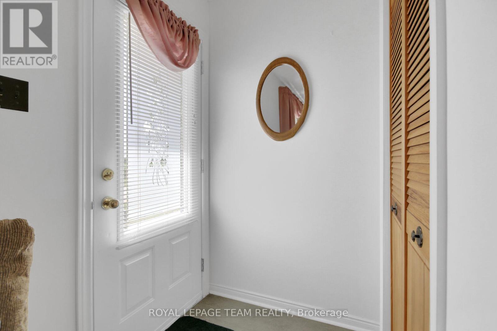 929 MUNRO DRIVE - 11