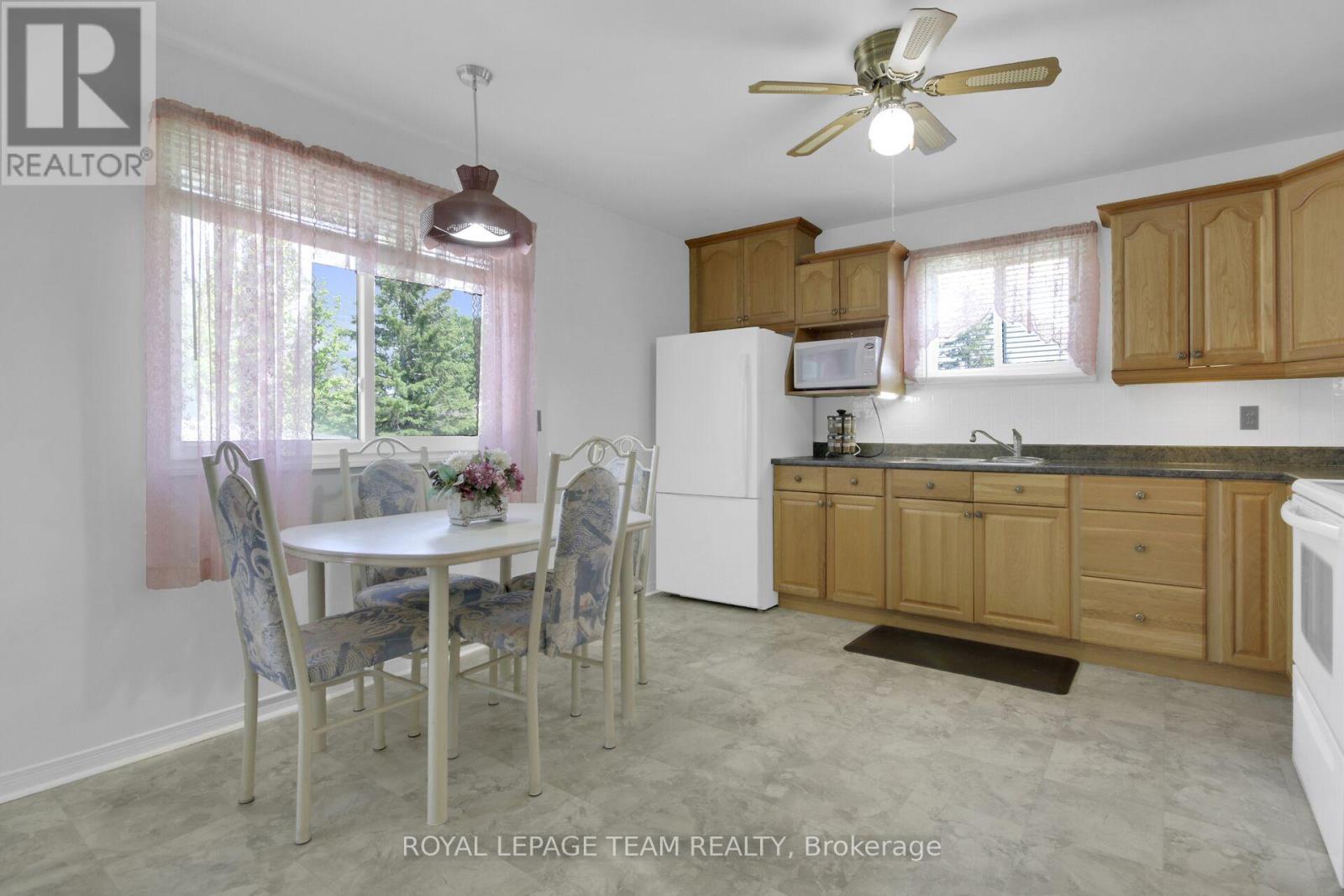 929 MUNRO DRIVE - 15