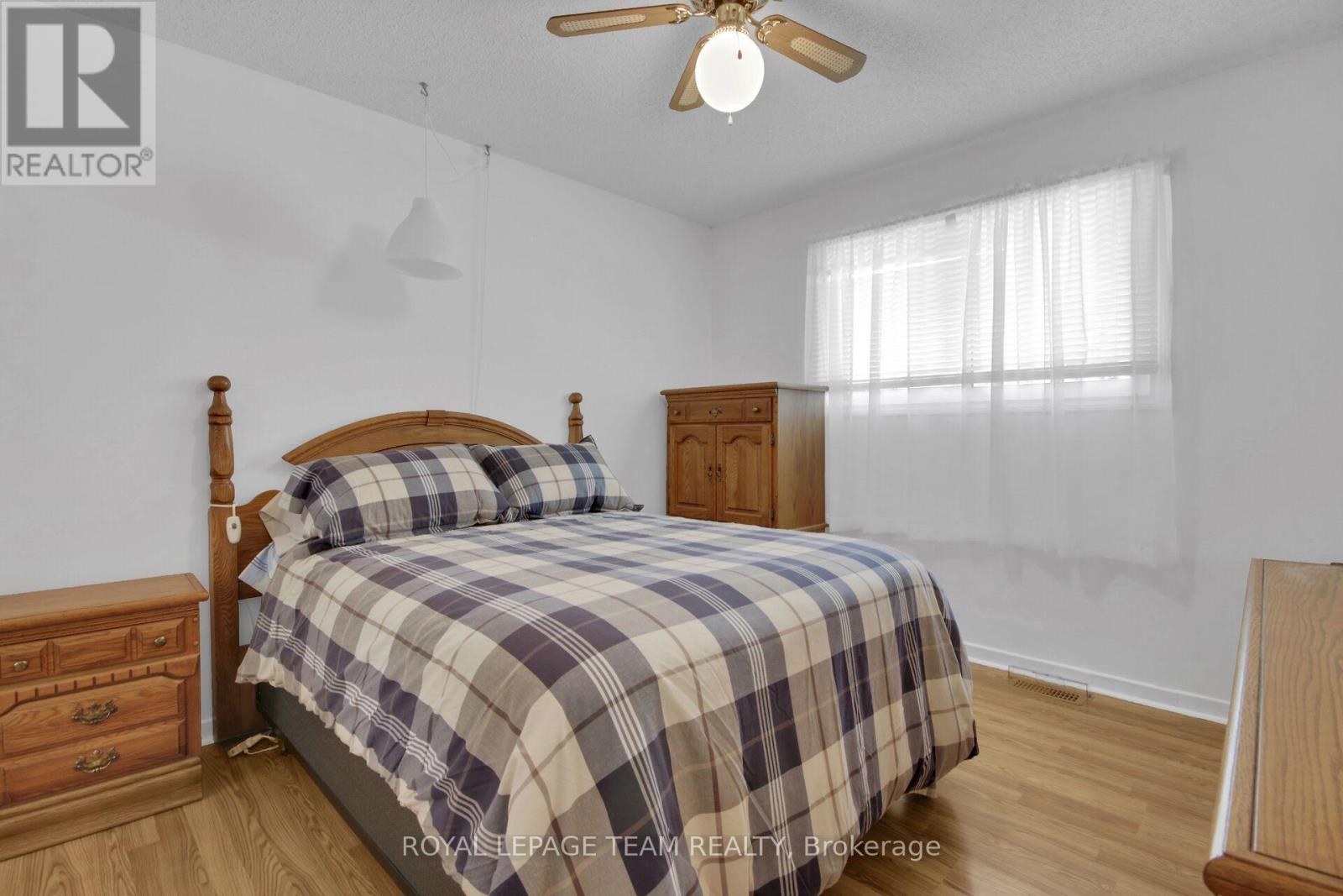 929 MUNRO DRIVE - 20
