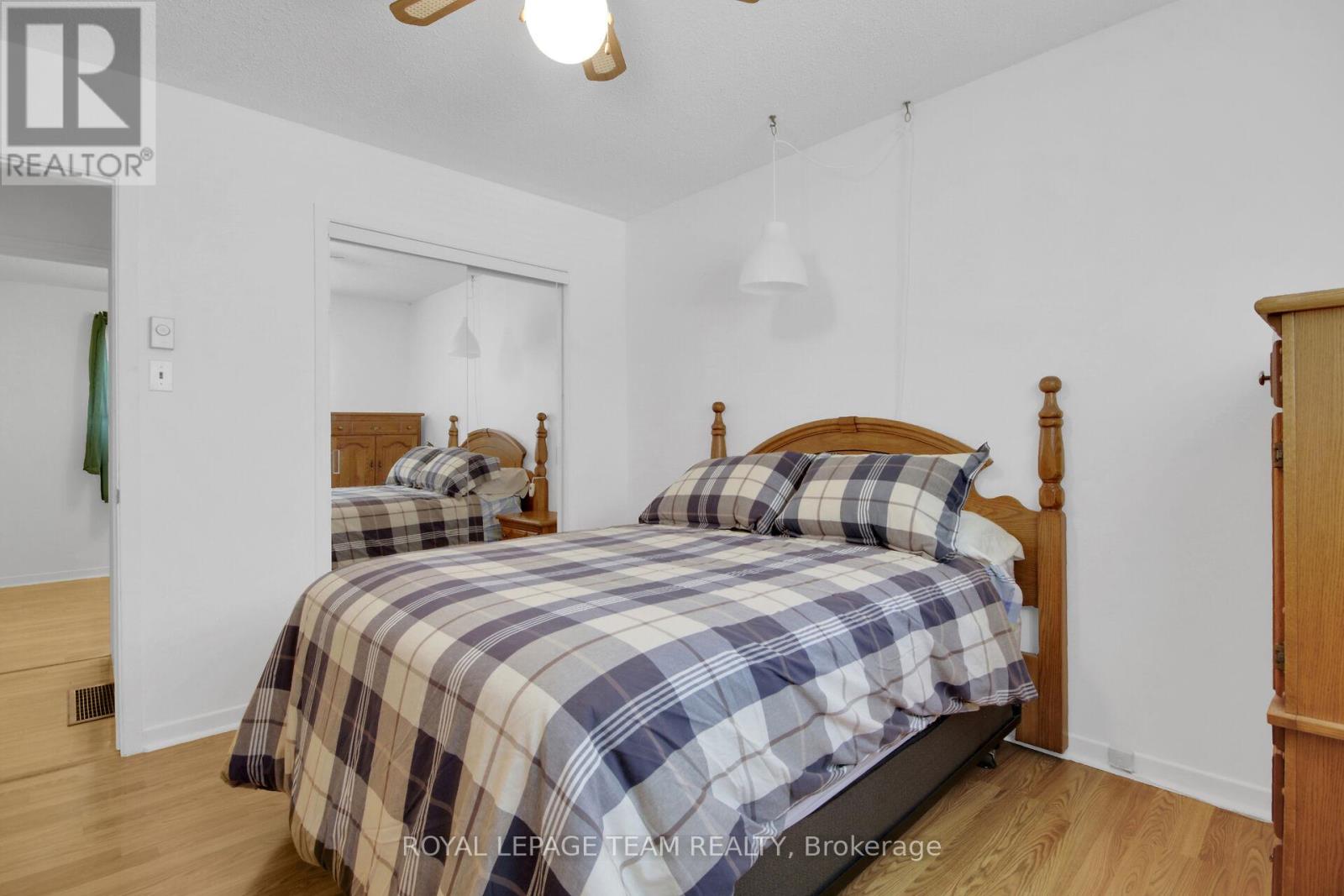 929 MUNRO DRIVE - 22