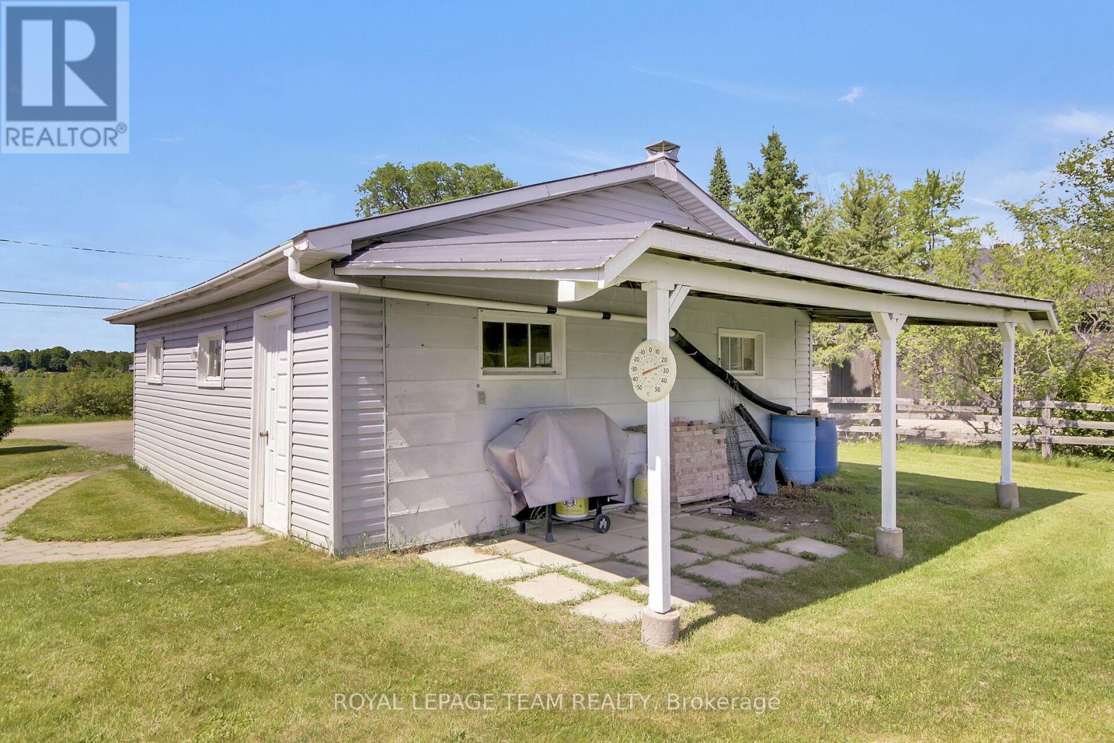 929 MUNRO DRIVE - 40
