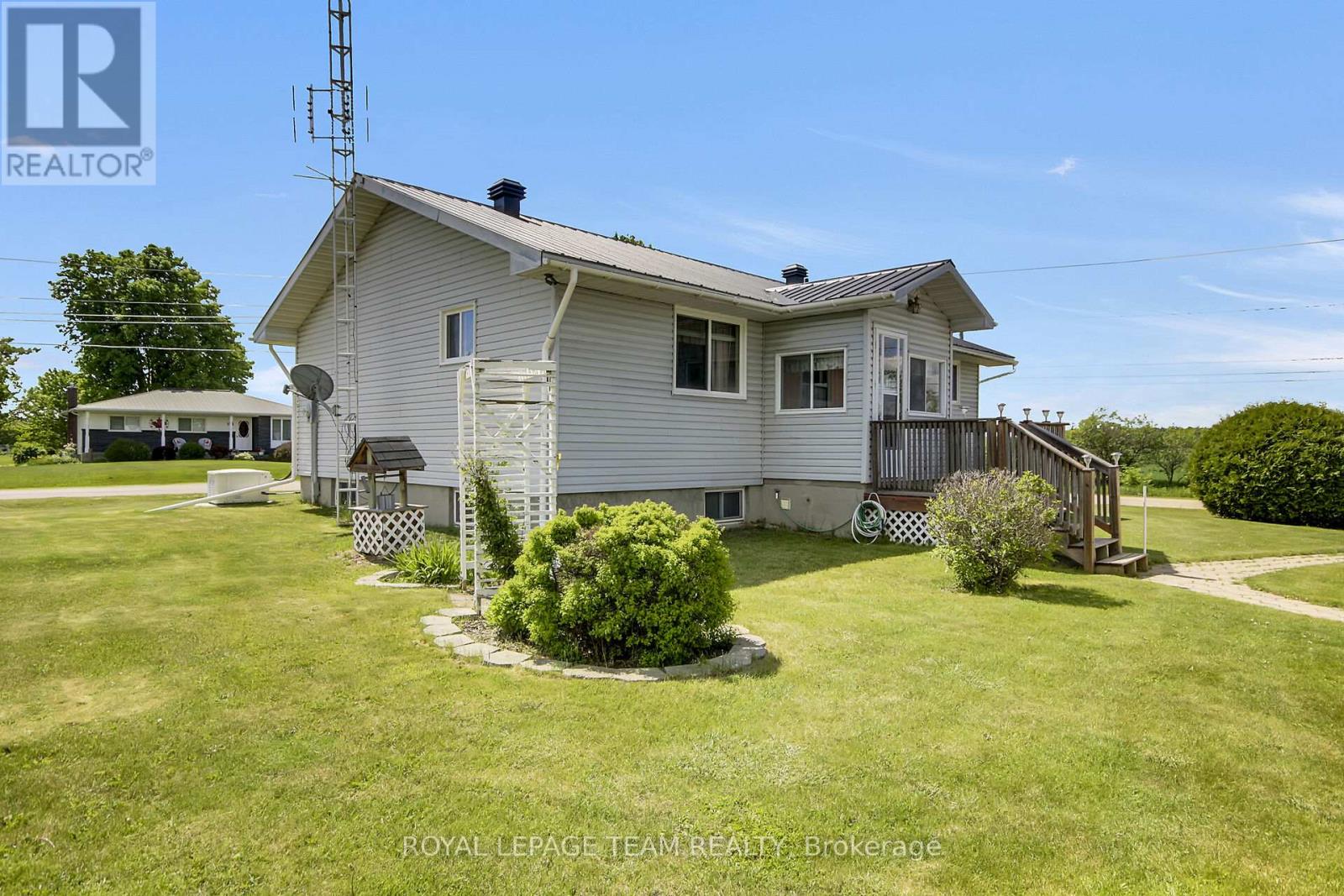 929 MUNRO DRIVE - 5