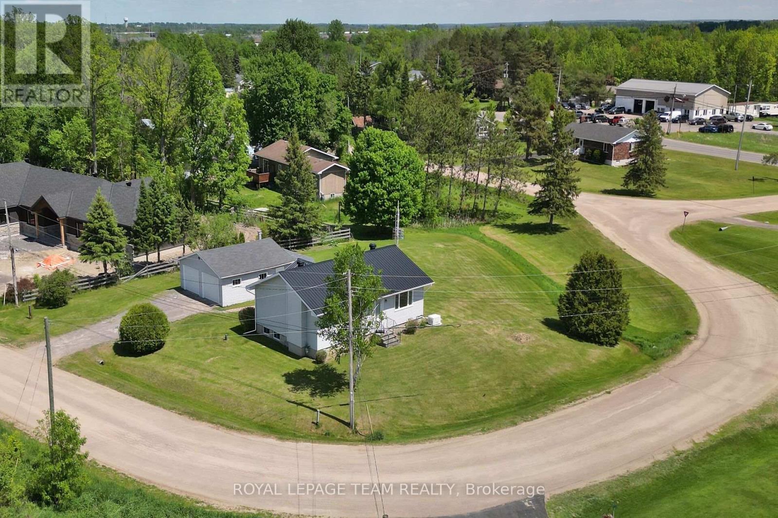 929 MUNRO DRIVE - 7