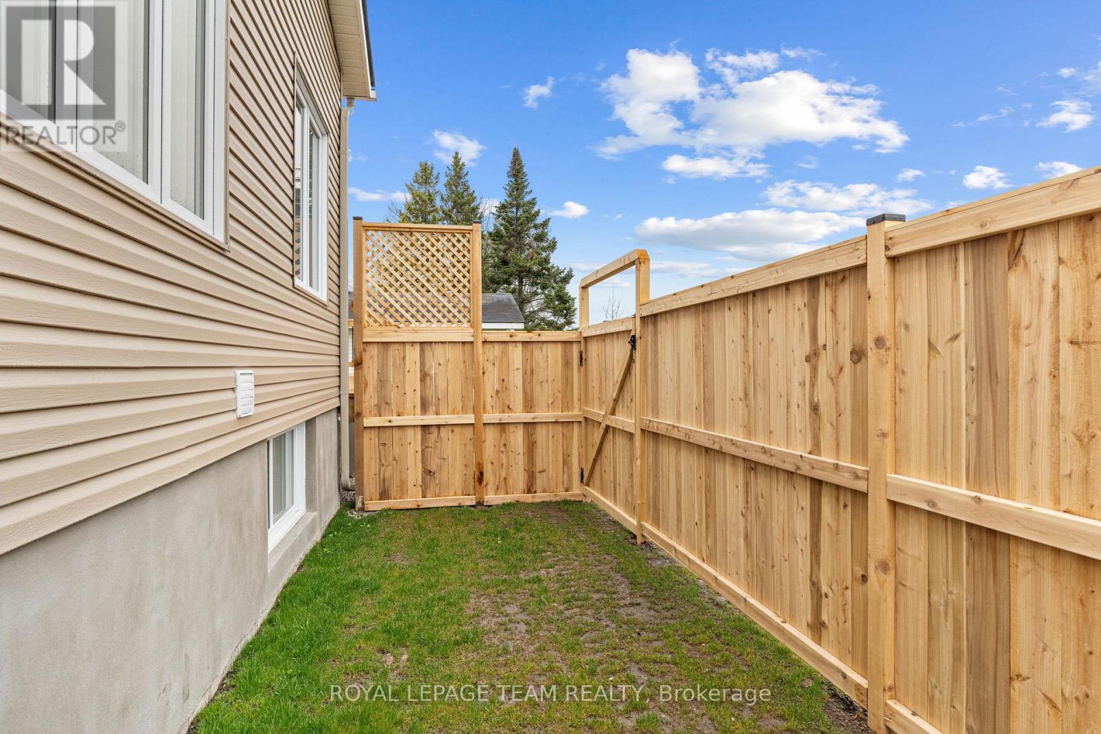 3 Bed, 2 Bath House for Rent in Ottawa – 2 – 1694 BELCOURT BOULEVARD, Ottawa – MLS# X13232880 - Image 15