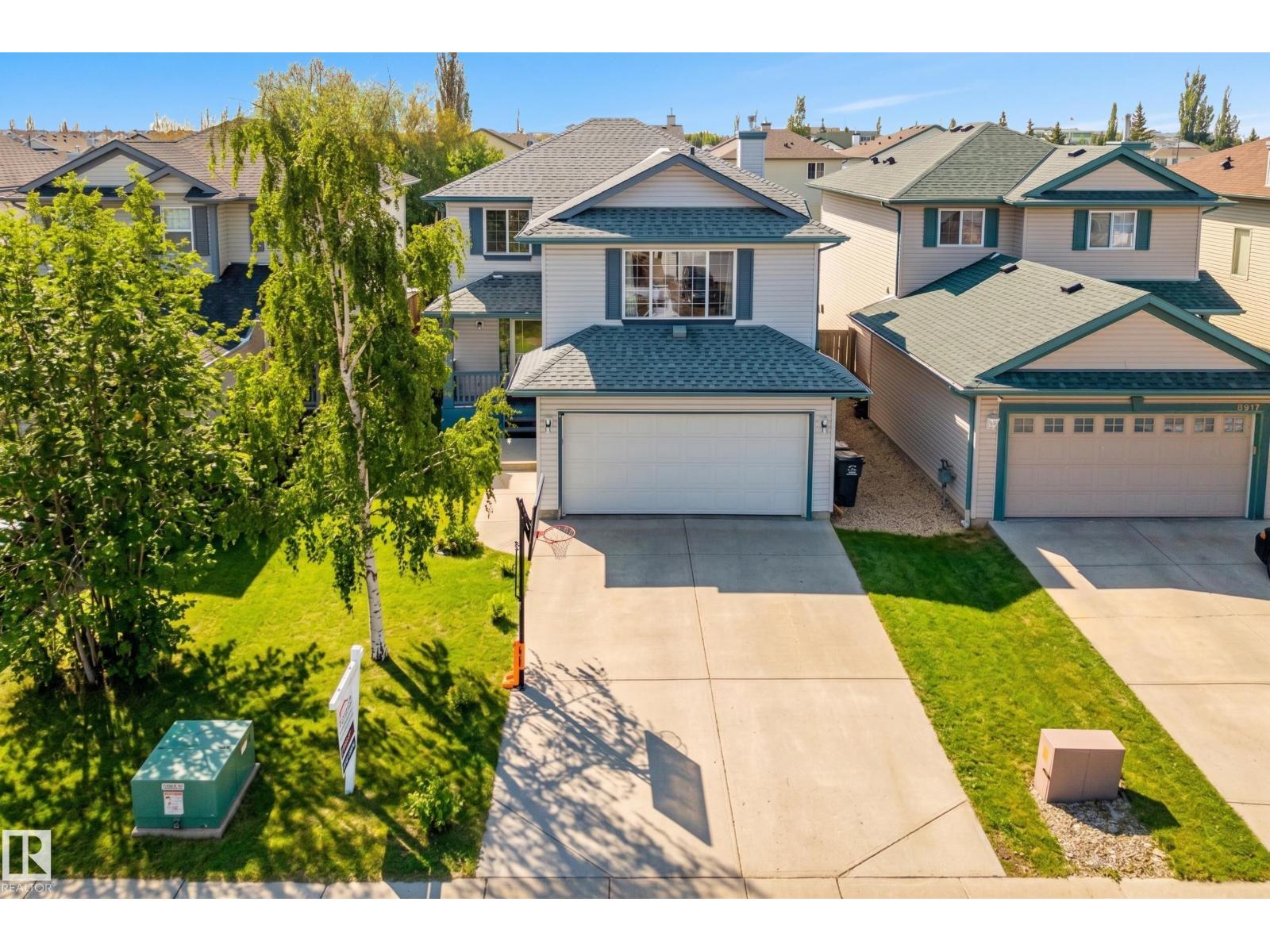 8915 7 AV SW - 57