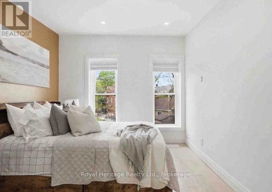 42 MARGARET STREET - 21