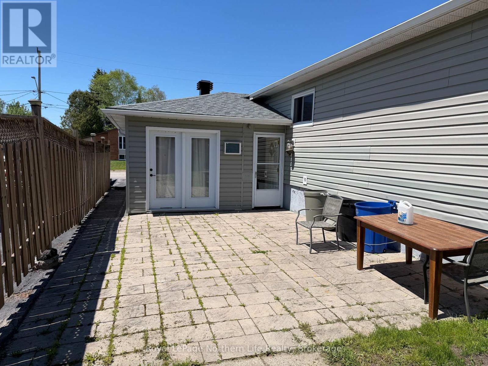 19 BELLEVIEW CRESCENT - 2