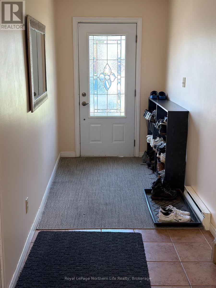19 BELLEVIEW CRESCENT - 4