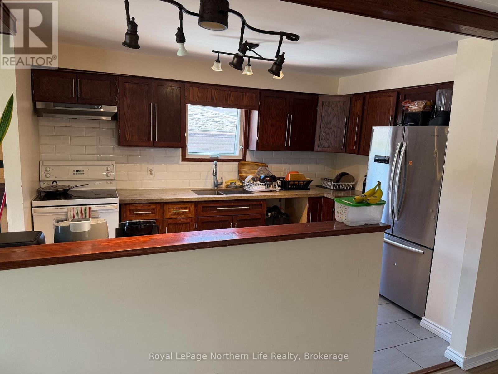 19 BELLEVIEW CRESCENT - 5