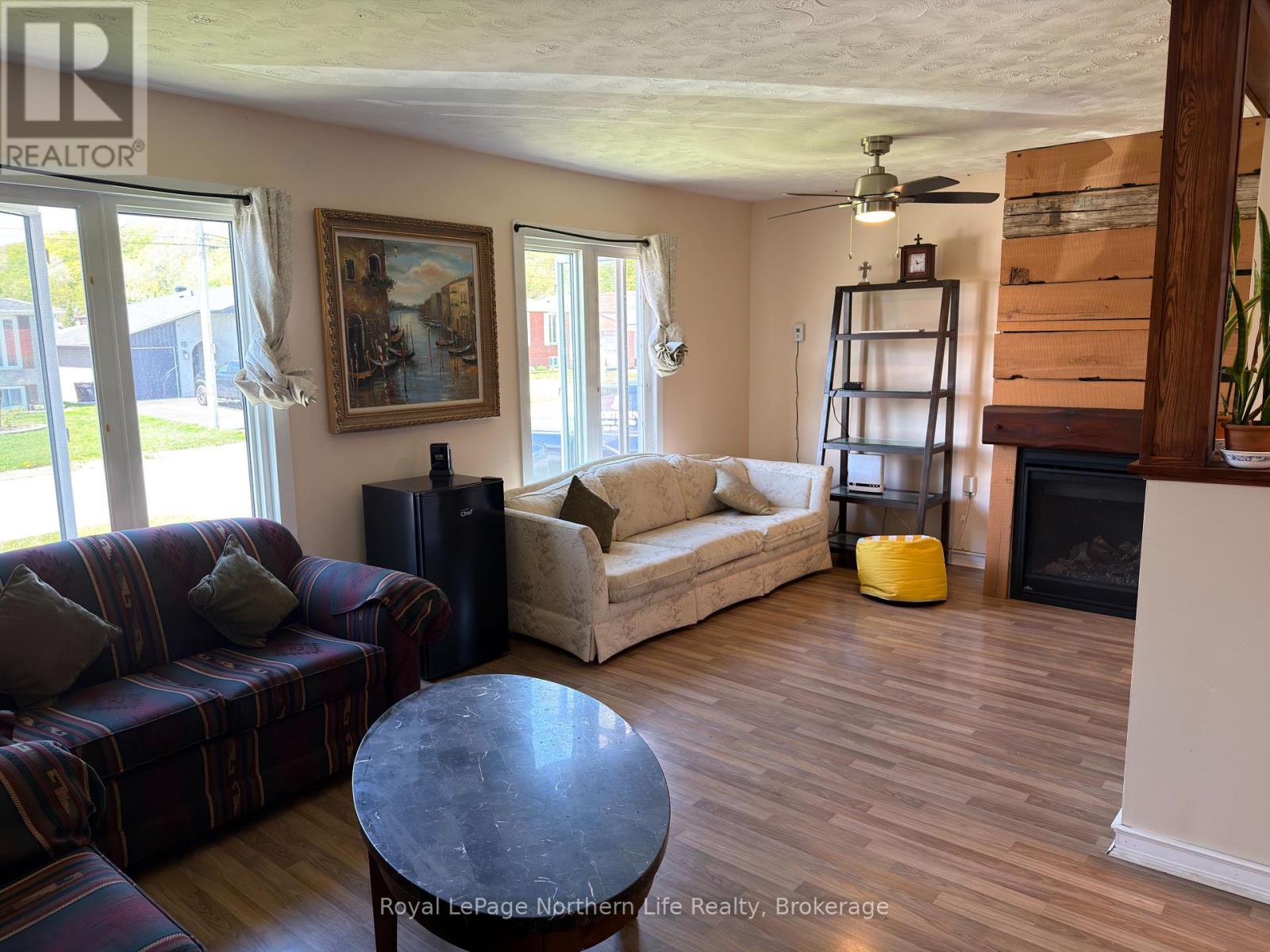 19 BELLEVIEW CRESCENT - 9
