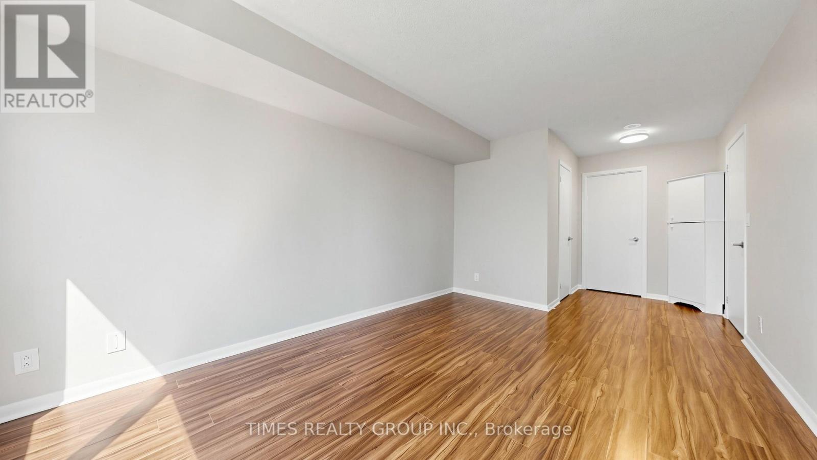 #1407 185 LEGION ROAD N - 14