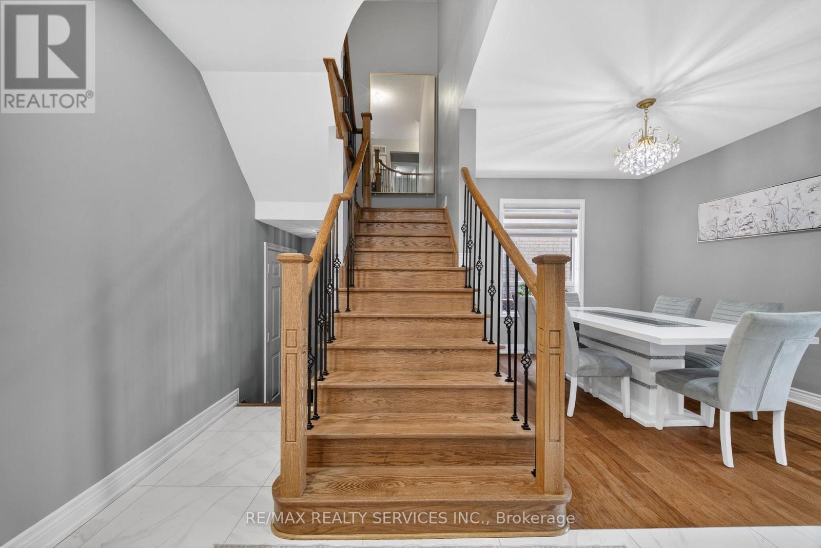 98 SAFFRON CRESCENT - 22