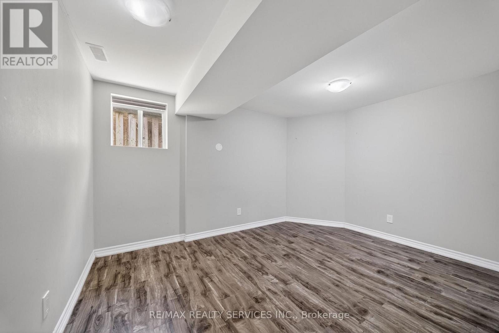 98 SAFFRON CRESCENT - 37