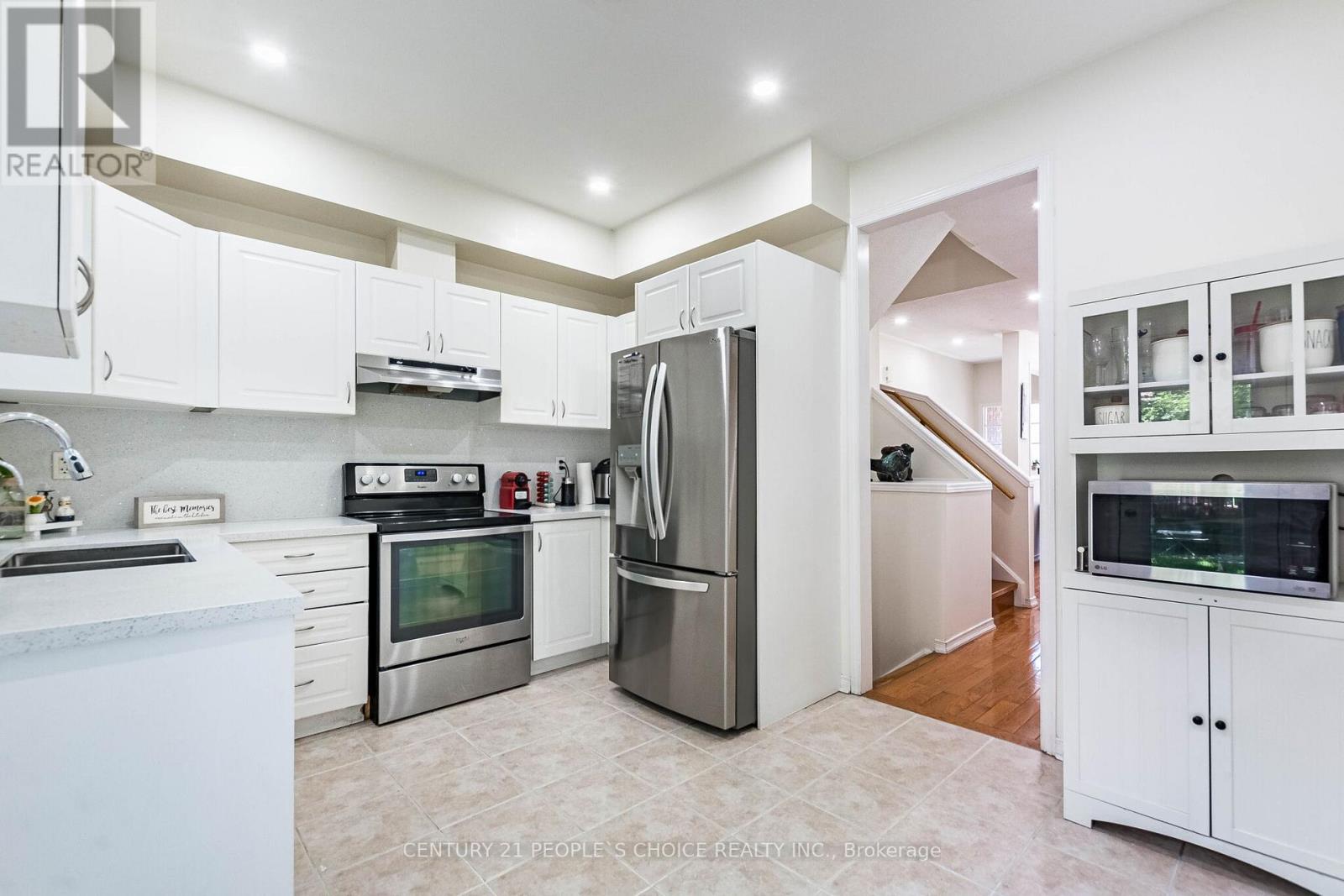 #29 435 HENSALL CIRCLE - 14