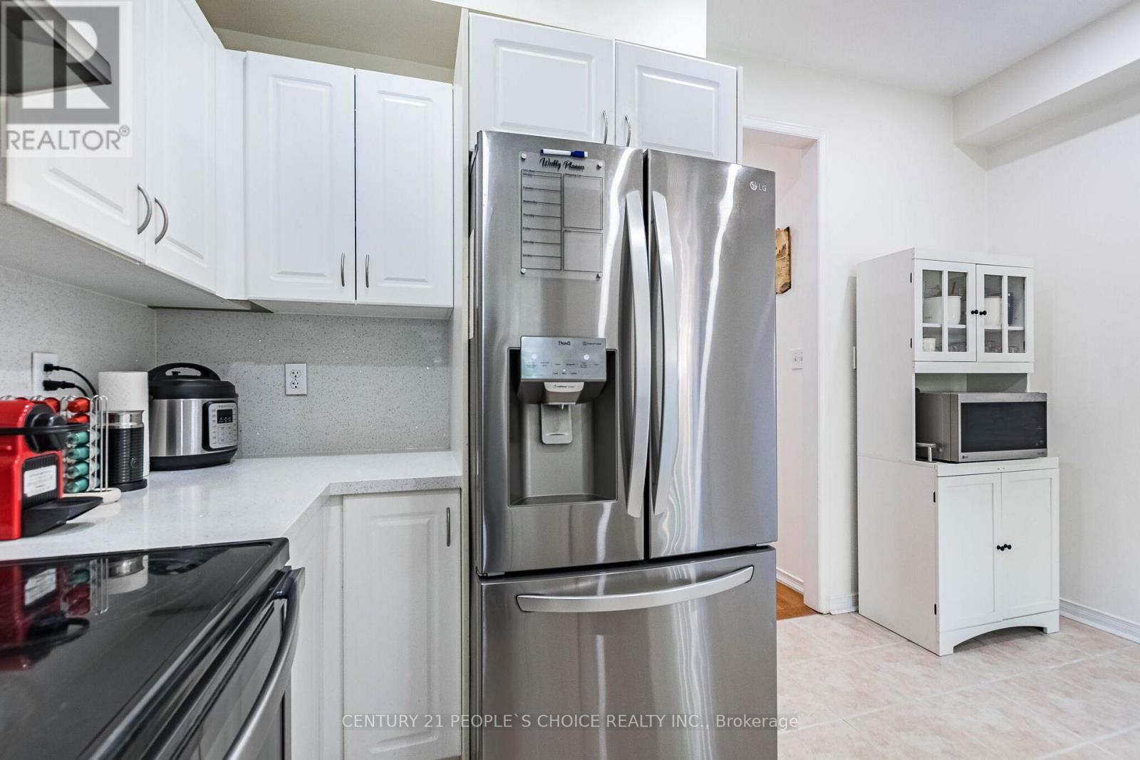#29 435 HENSALL CIRCLE - 16