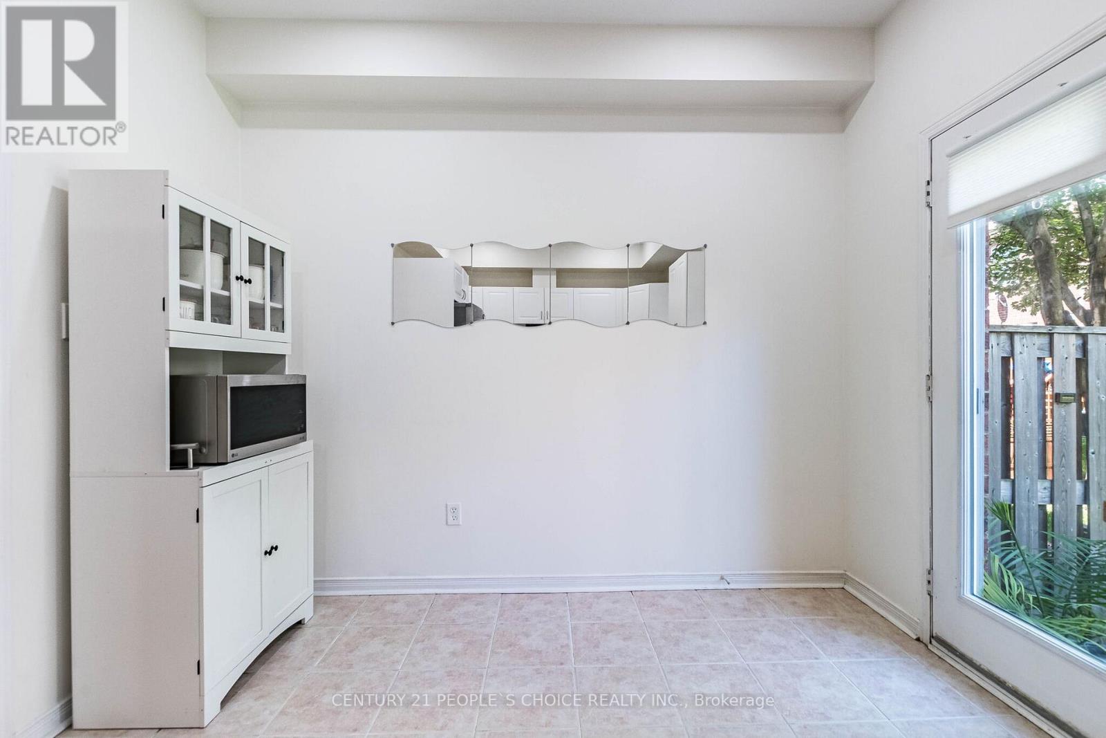 #29 435 HENSALL CIRCLE - 19