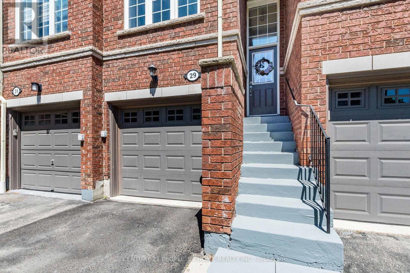 #29 435 HENSALL CIRCLE - 2