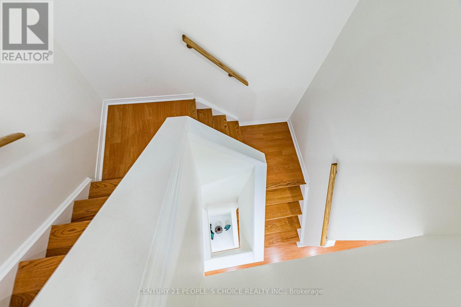 #29 435 HENSALL CIRCLE - 30