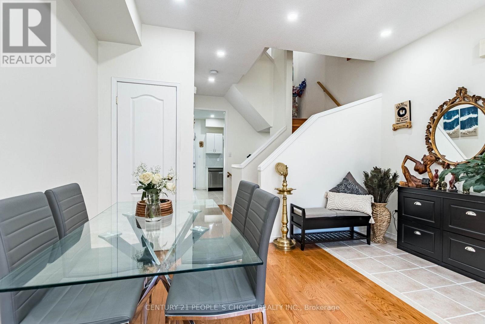 #29 435 HENSALL CIRCLE - 8