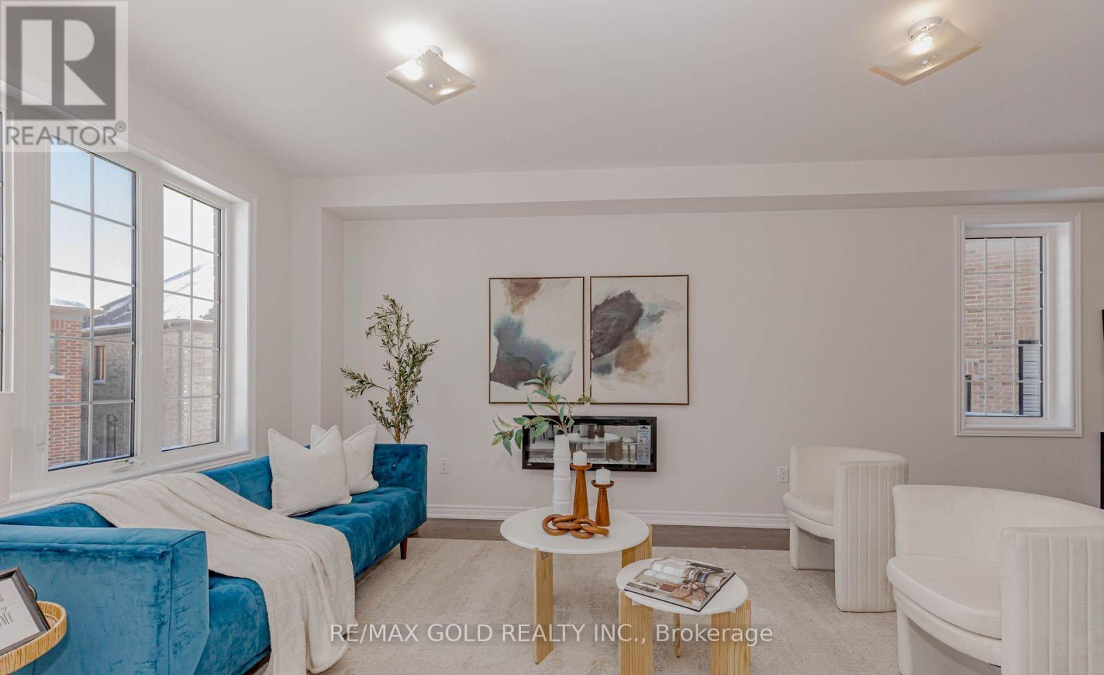25 SAPWOOD CRESCENT - 12