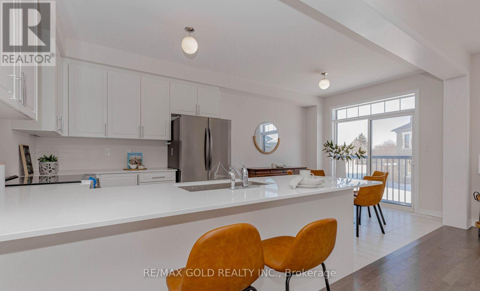 25 SAPWOOD CRESCENT - 14