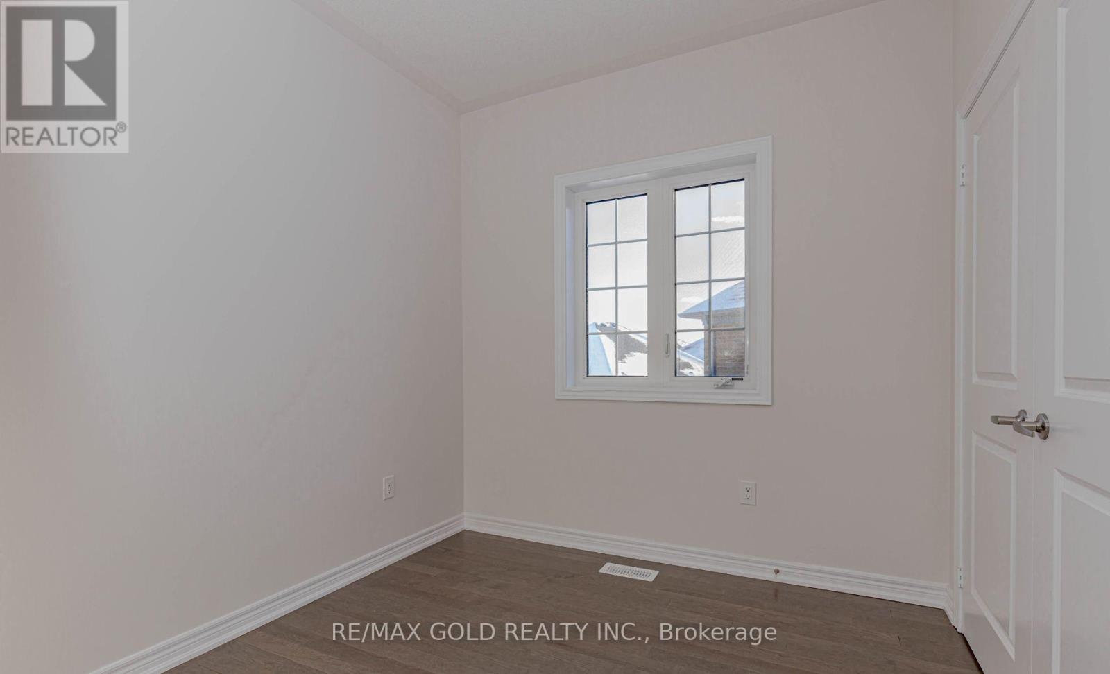 25 SAPWOOD CRESCENT - 35
