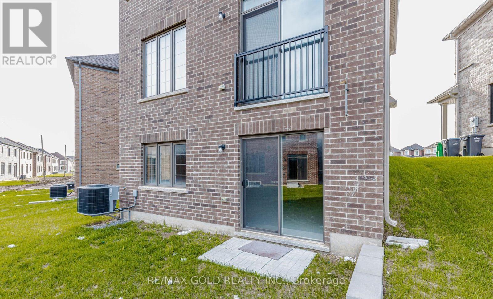 25 SAPWOOD CRESCENT - 40