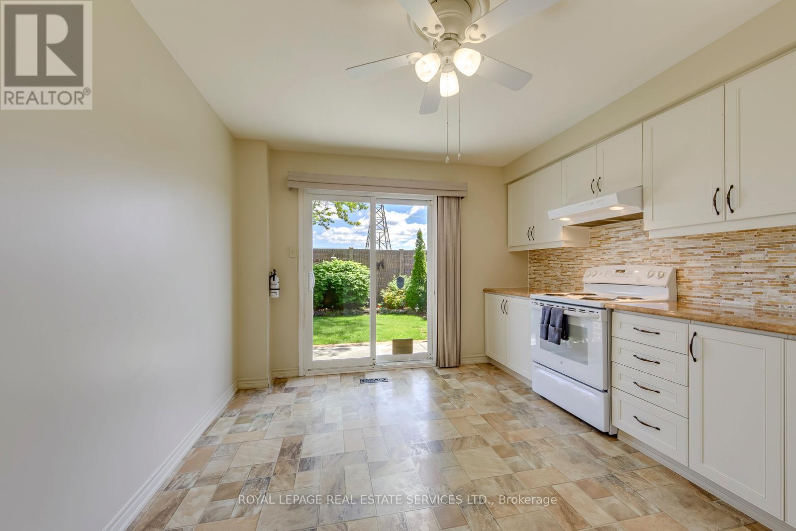 396 LAURENTIAN AVENUE - 13