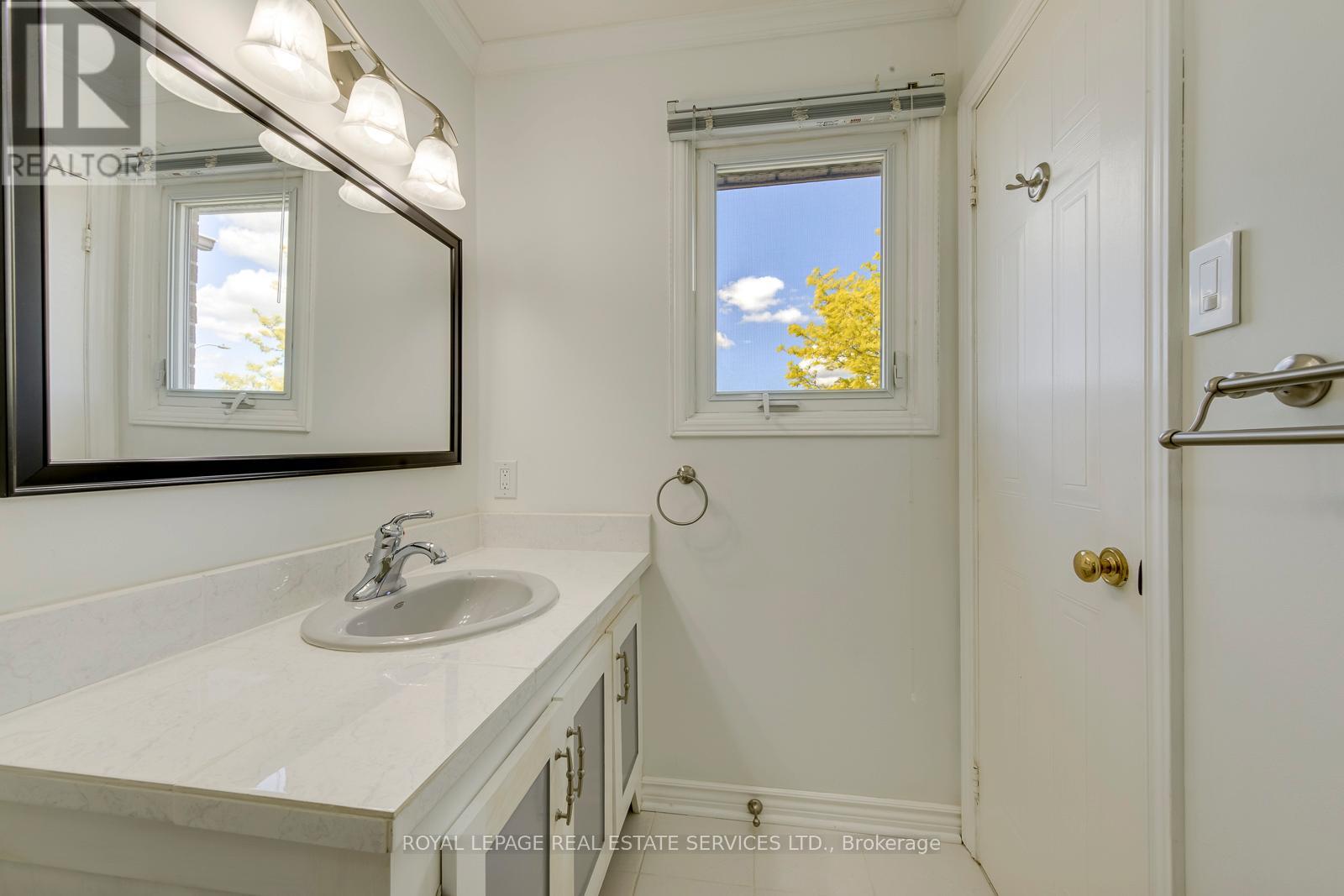 396 LAURENTIAN AVENUE - 30