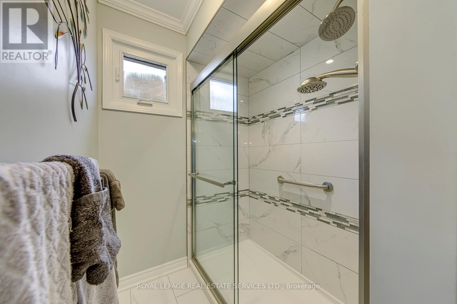 396 LAURENTIAN AVENUE - 37