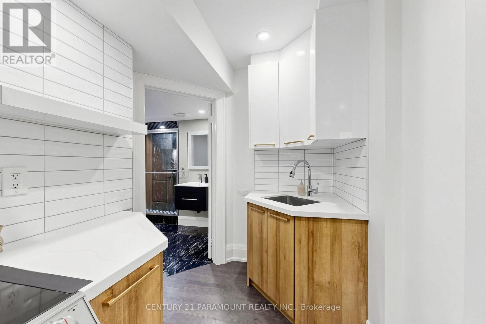 48 EDMUND STREET - 32