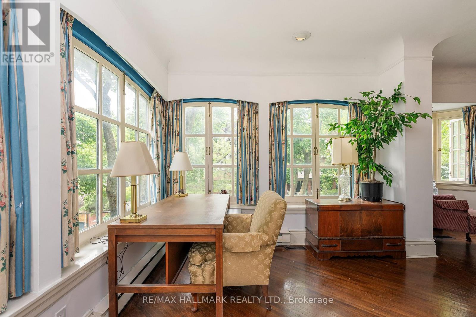 60 INDIAN GROVE - 27