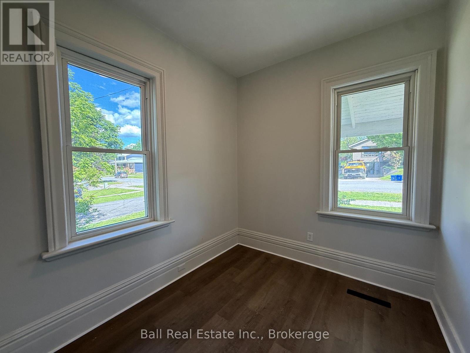 26 NASSAU STREET - 25