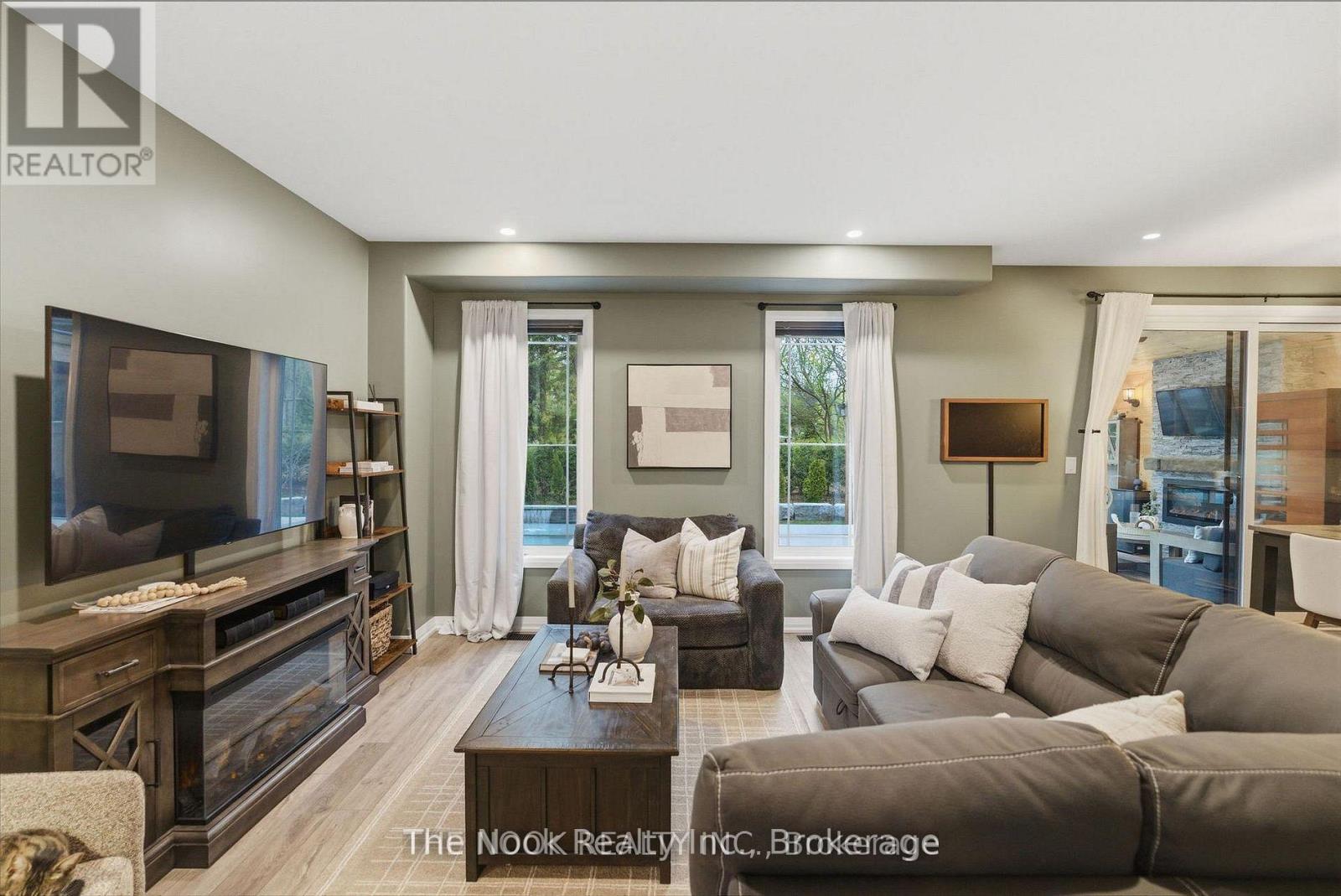 42 DRUMMOND STREET - 14