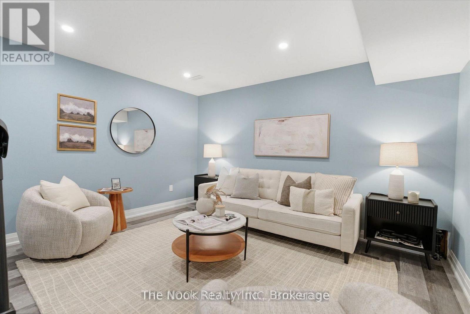 42 DRUMMOND STREET - 30