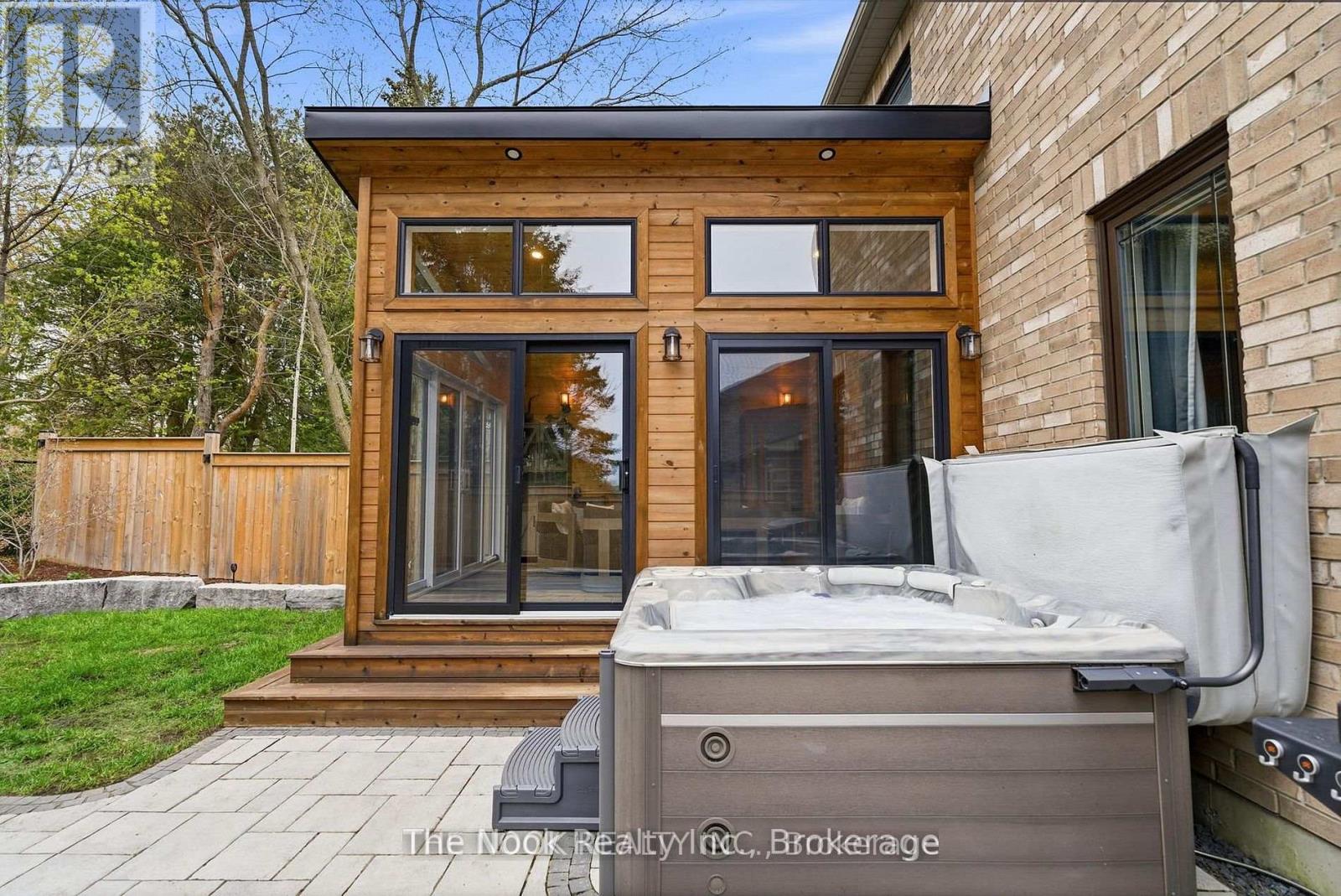 42 DRUMMOND STREET - 48